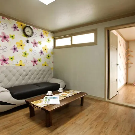 Light Sky Pension Geoje Exterior photo