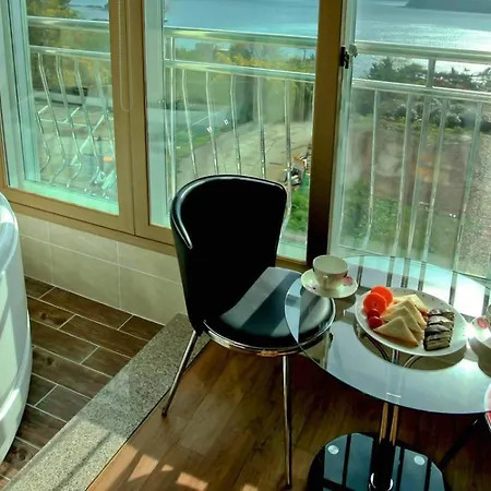 Light Sky Pension Geoje Exterior photo