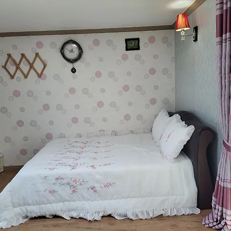 Light Sky Pension Geoje Exterior photo