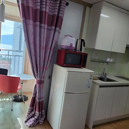 Light Sky Pension Geoje Exterior photo