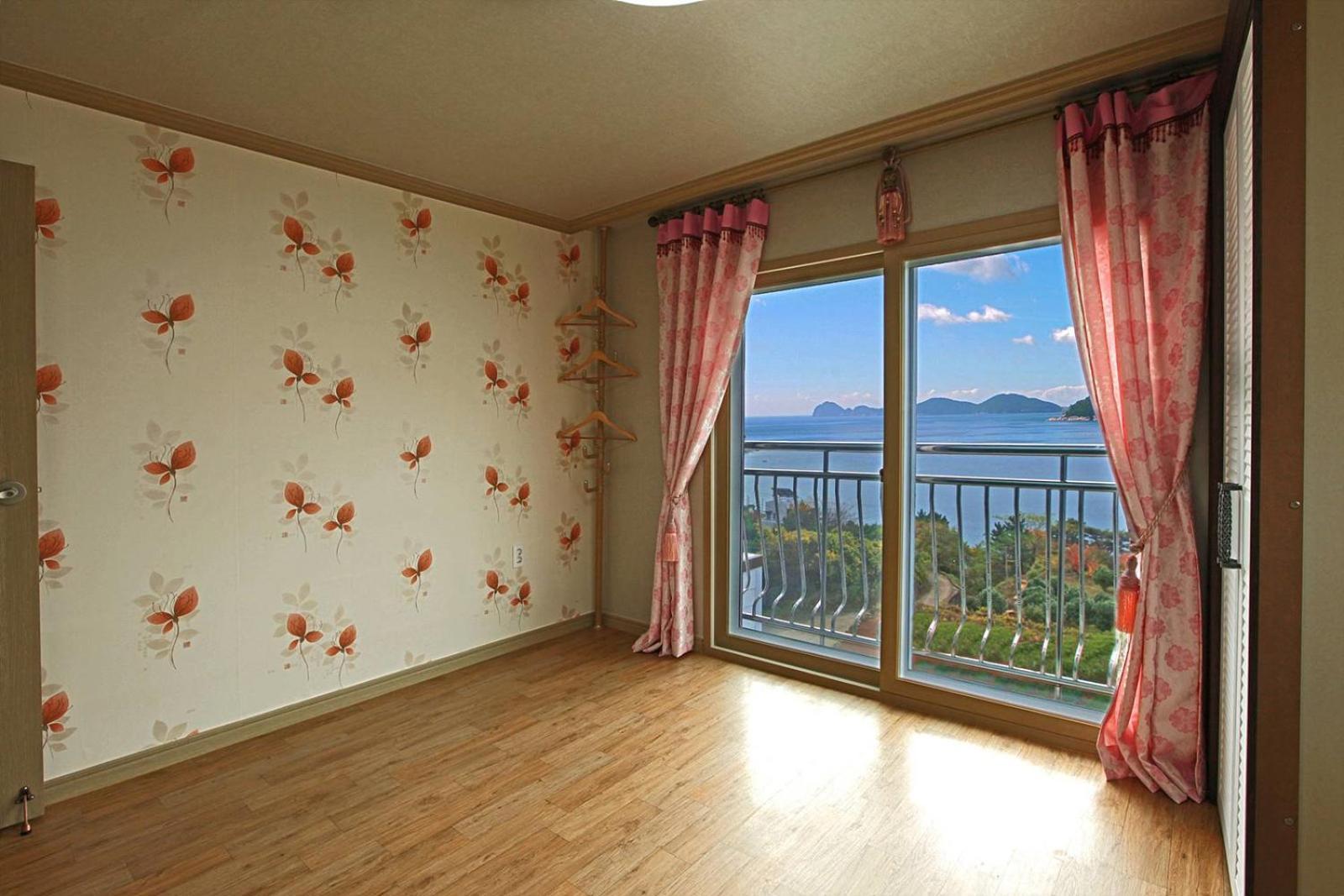 Holiday home Light Sky Geoje