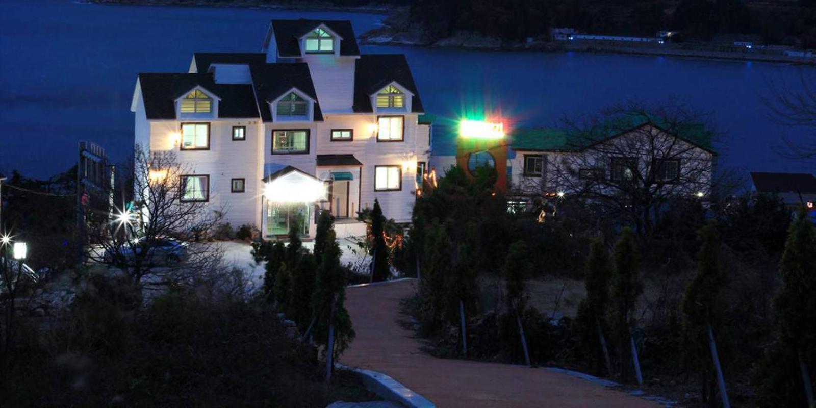 Holiday home Light Sky Geoje